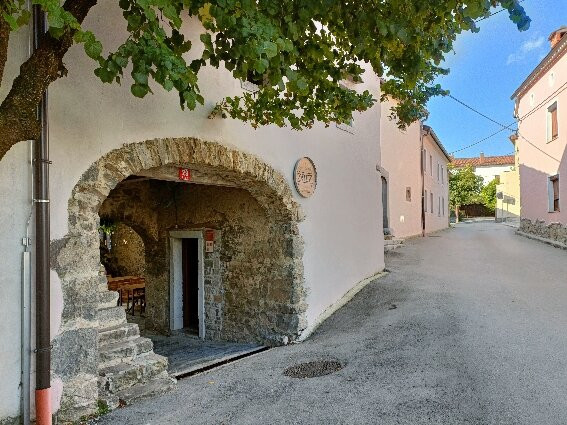 Boutique Rooms & Winery Žorž