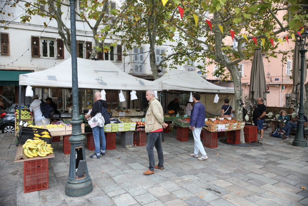 Place du marché-Bastia必去景点