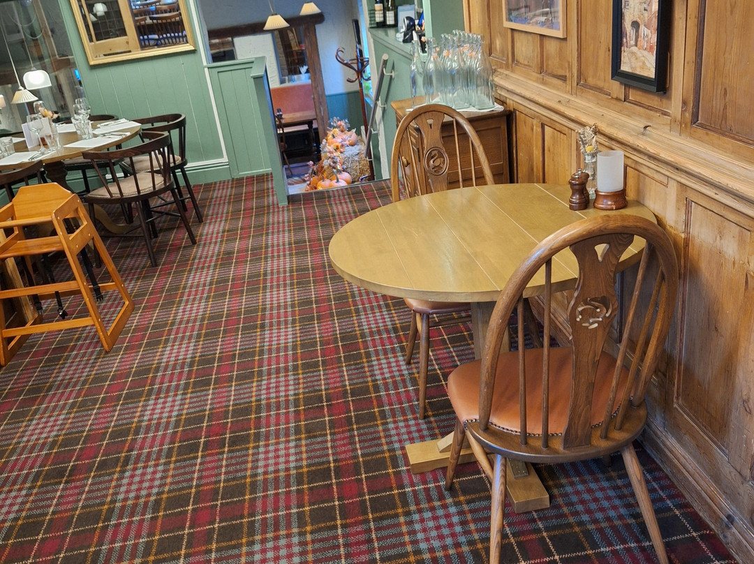 老教练别墅酒店主图