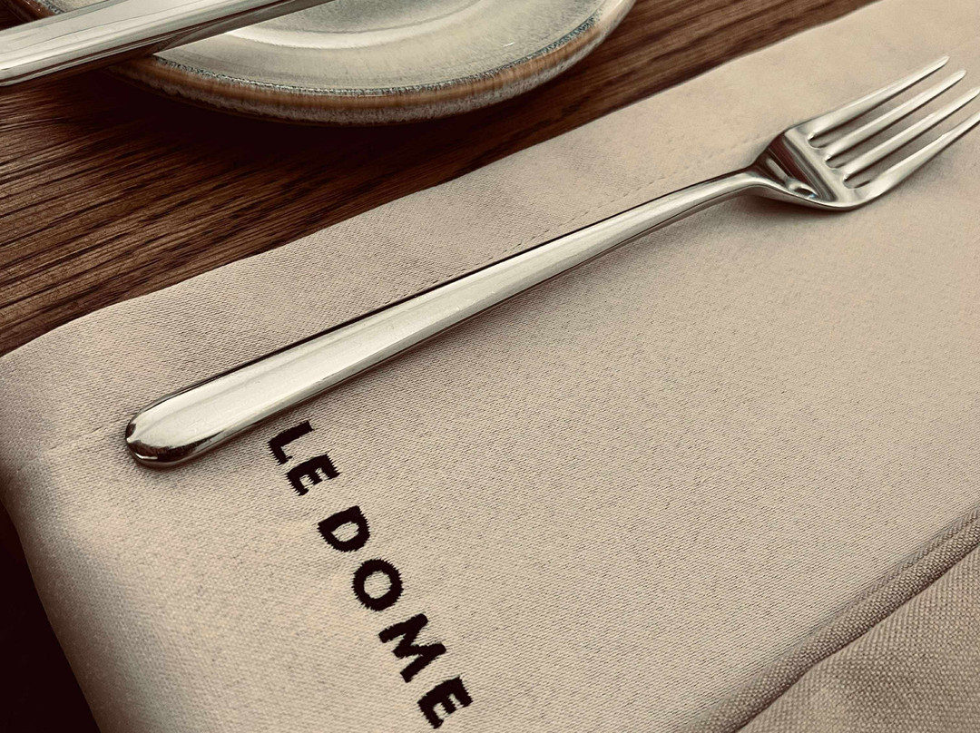 圆顶温泉酒店主图