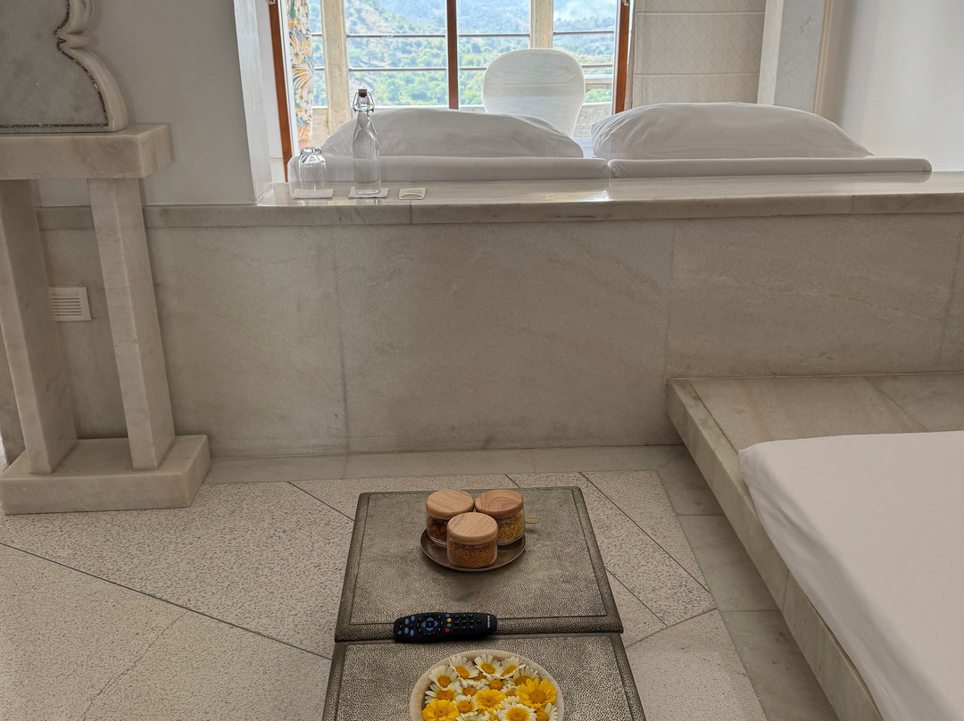 德为伽赫酒店主图