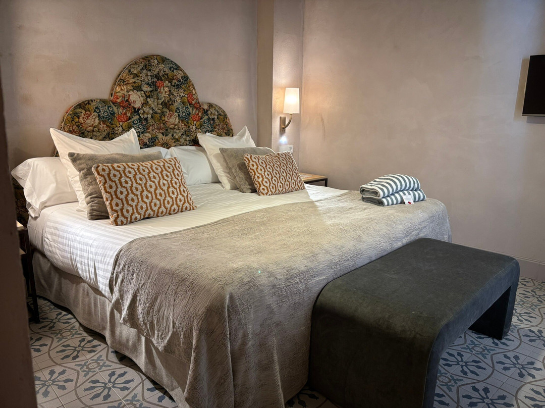 帕托斯宫旅舍主图