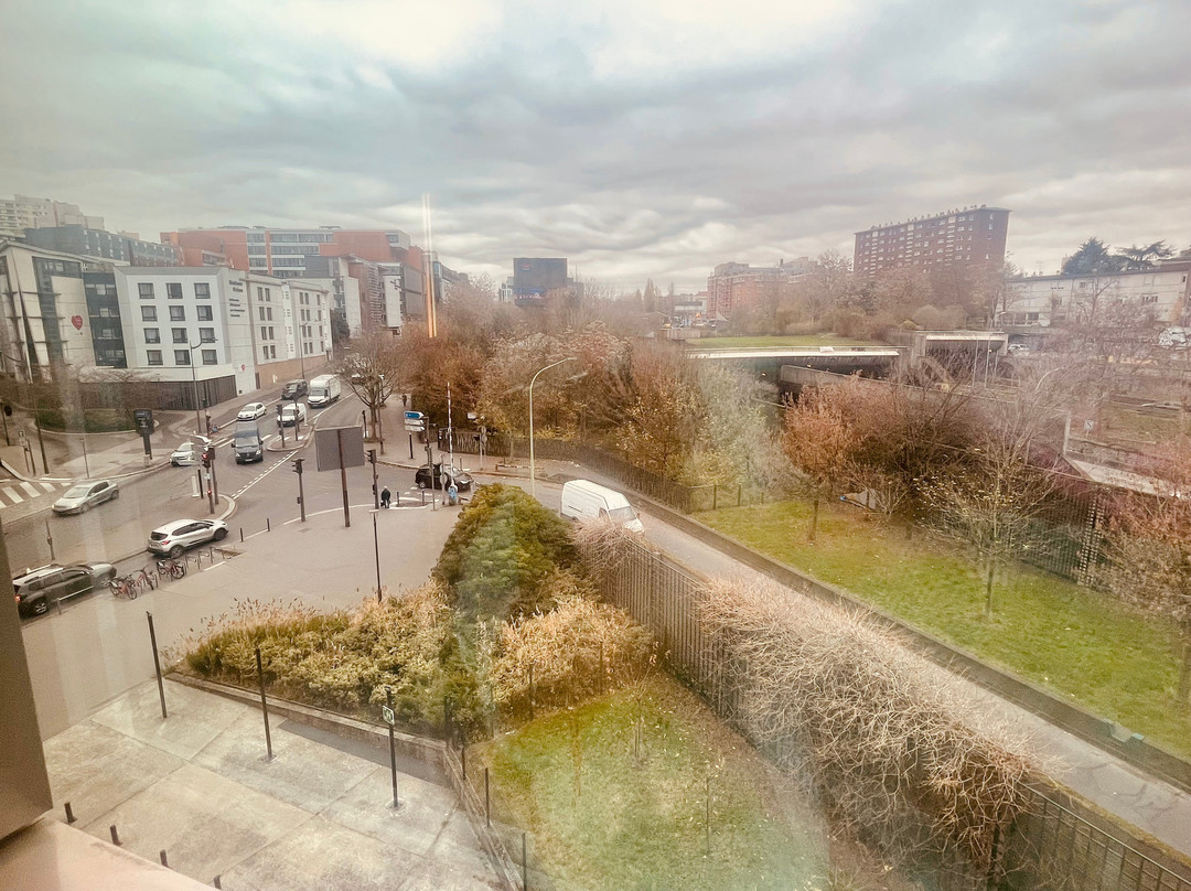 巴黎门德利拉斯住宿加早餐酒店主图