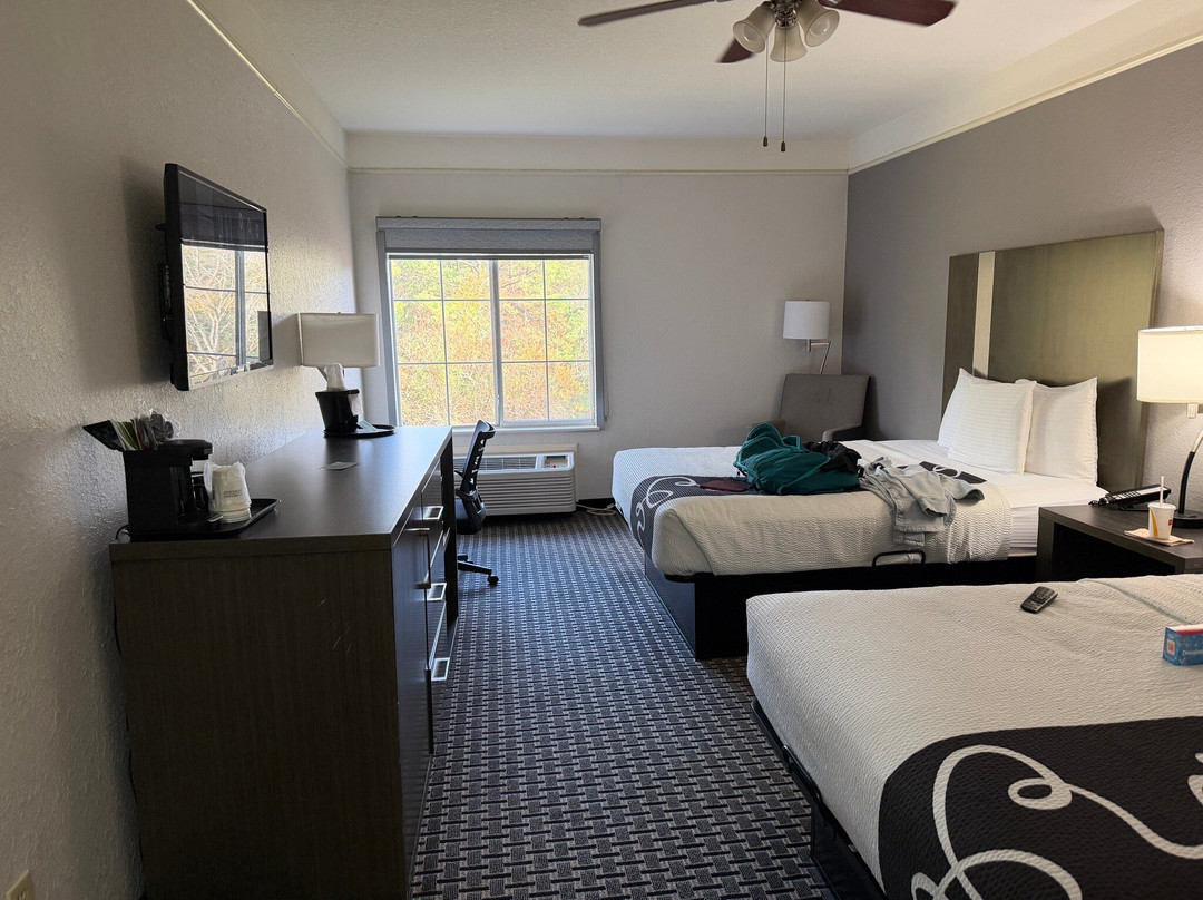 La Quinta Inn & Suites by Wyndham Conroe主图