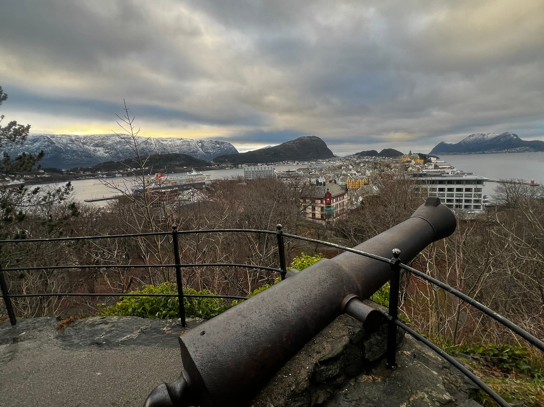 Borgernes veg and Aksla Stadion-奥勒松必去景点