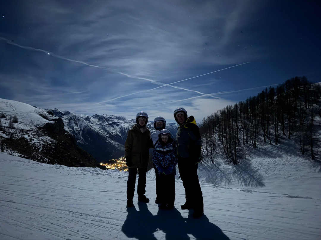 Auron Motoneiges-Auron必去景点