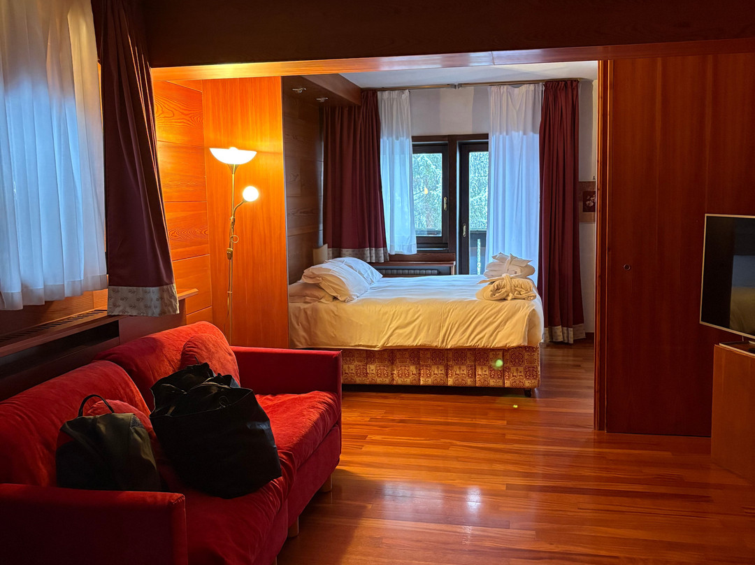 Hotel Mirage Cortina主图