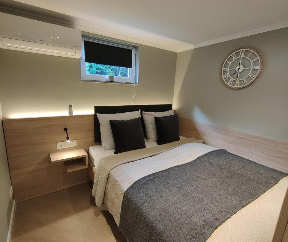 Five Studios - Premium Rooms