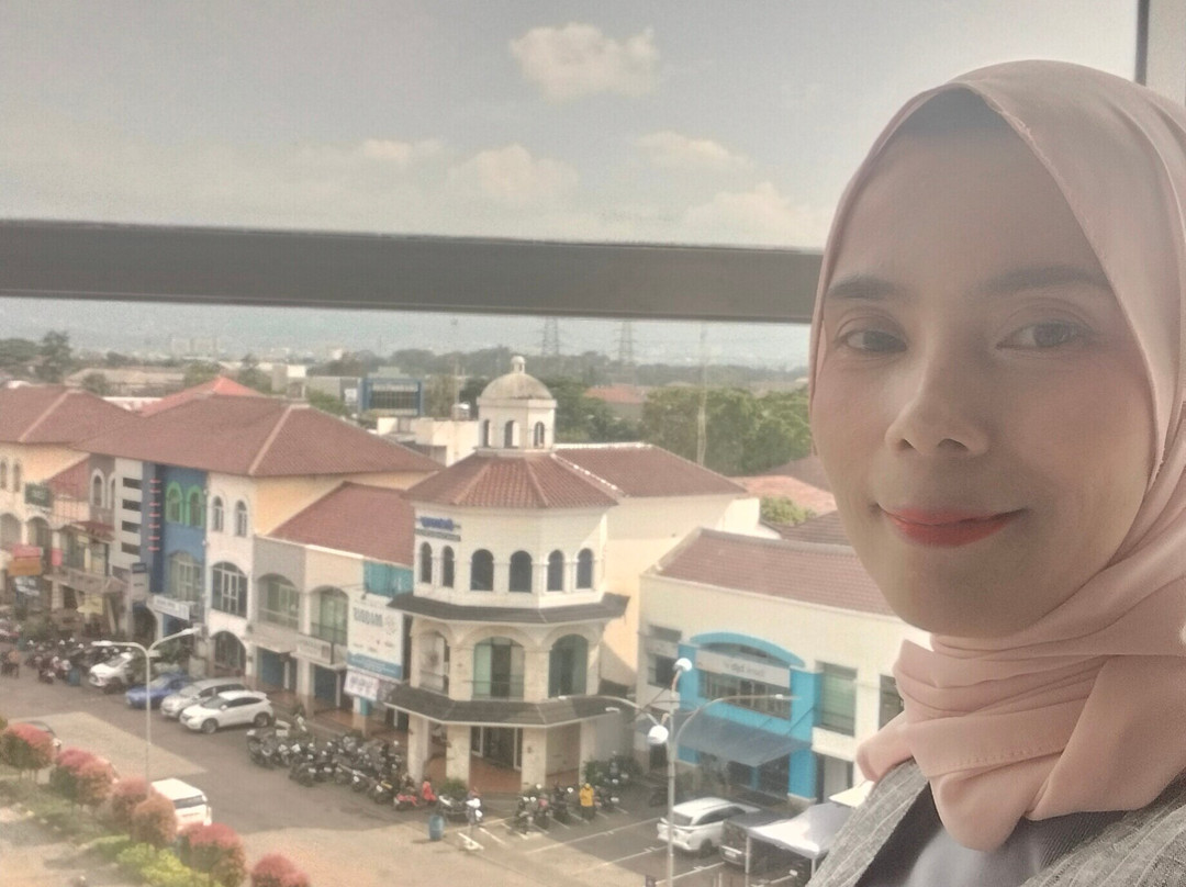 万隆-美特罗英达露明诺酒店-WH旗下主图