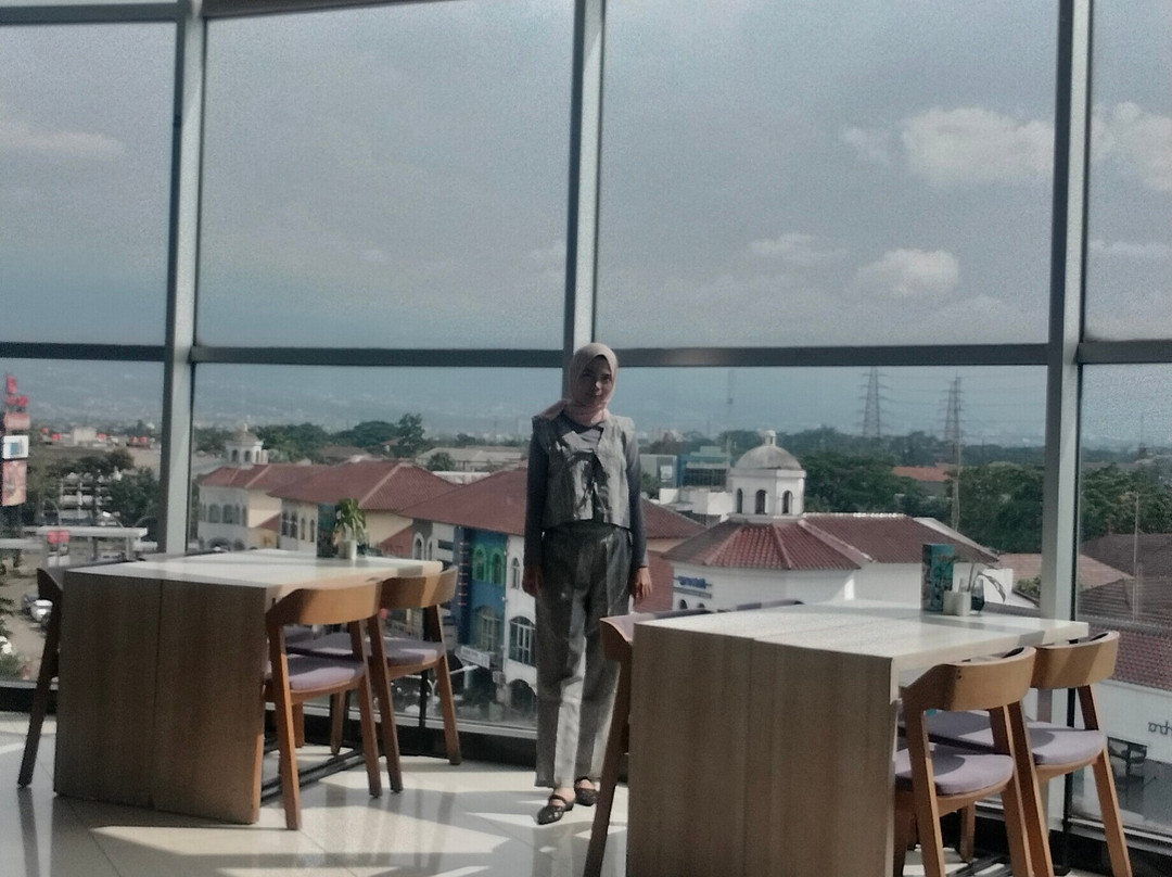 万隆-美特罗英达露明诺酒店-WH旗下主图