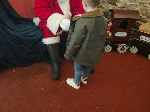 Mountpanther Farm Park-Clough必去景点