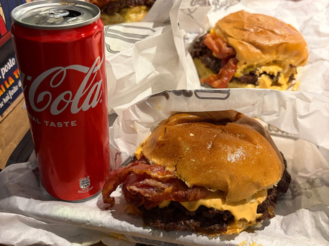 Bukies Burger & Cookies