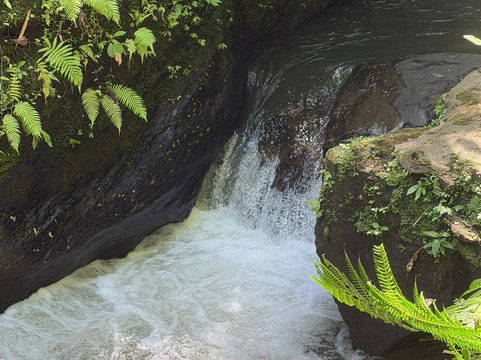 Toyo Bulan Waterfalls-Tembuku必去景点
