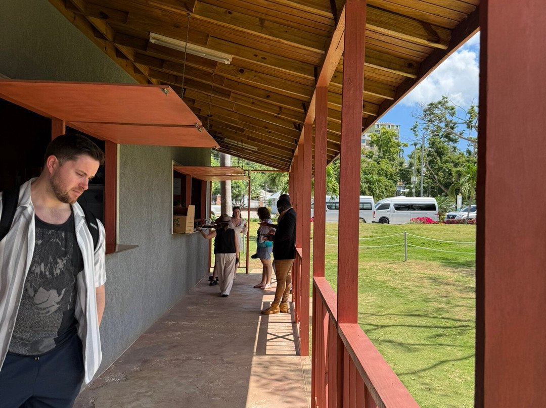 Kelly's Watersports LTD-蒙特戈贝必去景点