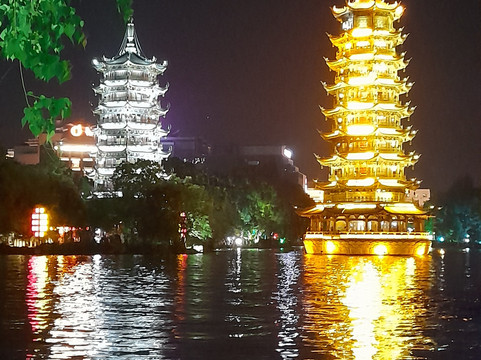 日月塔-桂林市必去景点