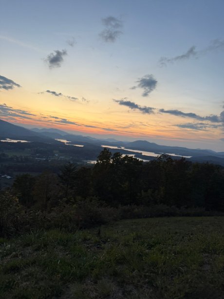 边境水域度假村和码头-官方
