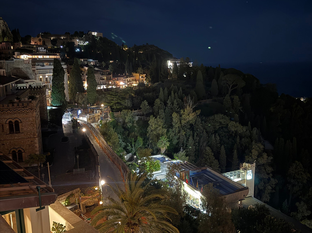 舒勒别墅酒店主图