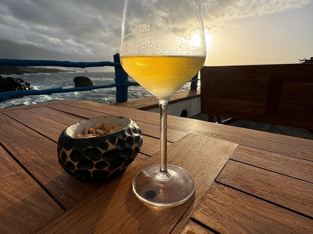 蓬塔格兰德酒店主图