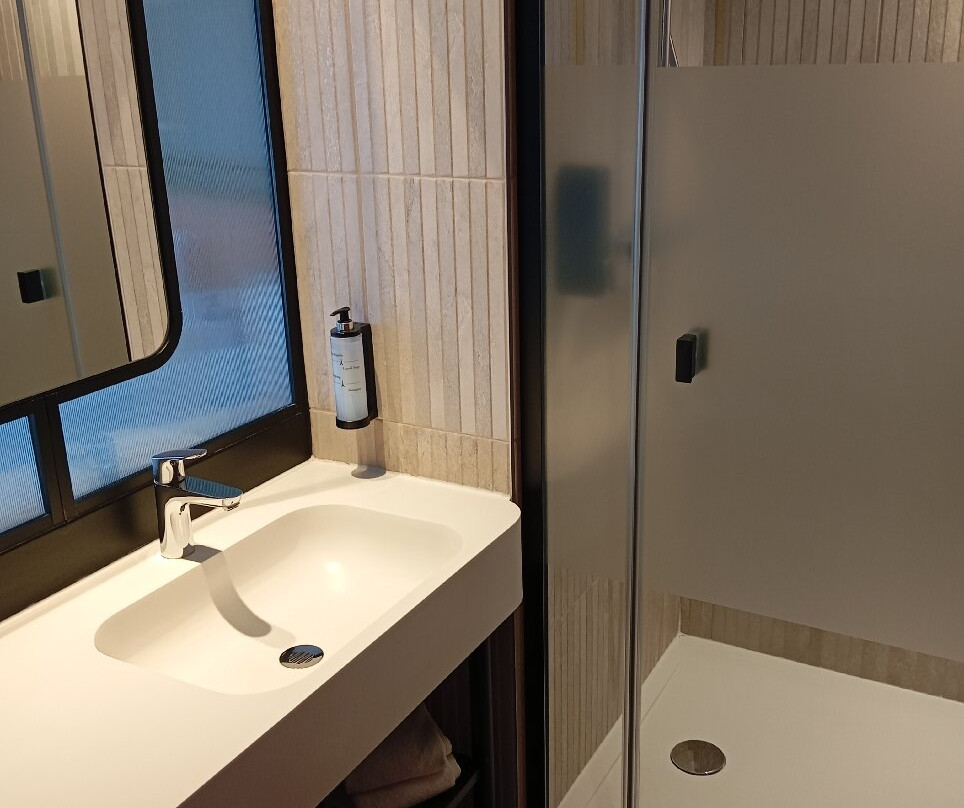 火车站圣布里厄中心康铂酒店主图