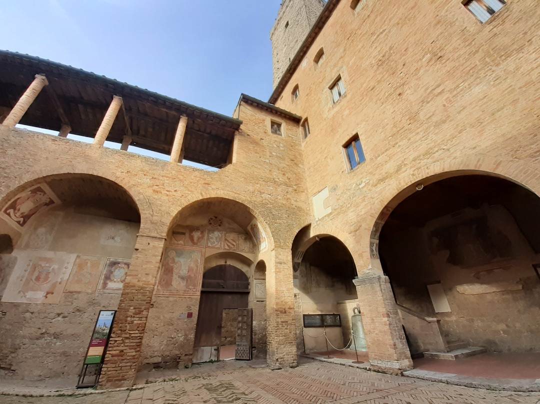 Palazzo Pubblico e Torre Grossa-圣吉米尼亚诺必去景点