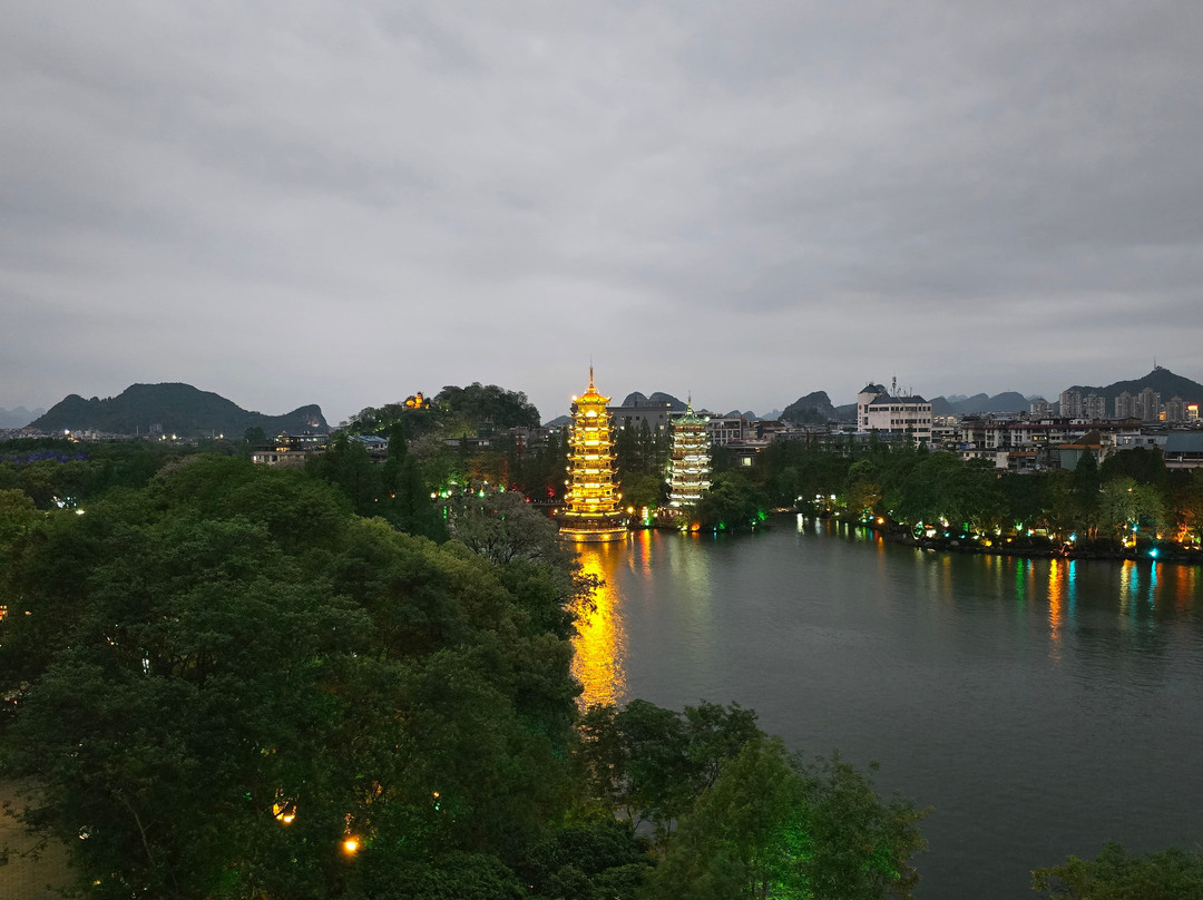 日月塔-桂林市必去景点