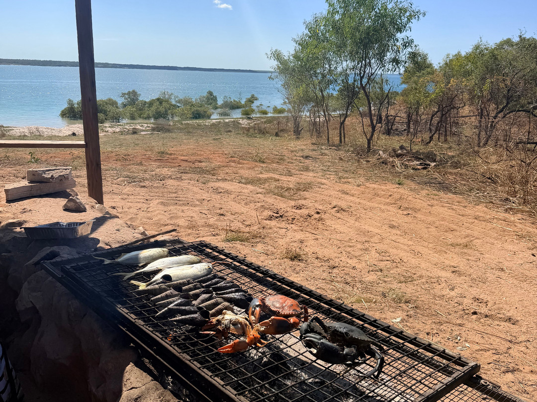 Southern Cross Cultural Tours at Lullumb-Dampier Peninsula必去景点