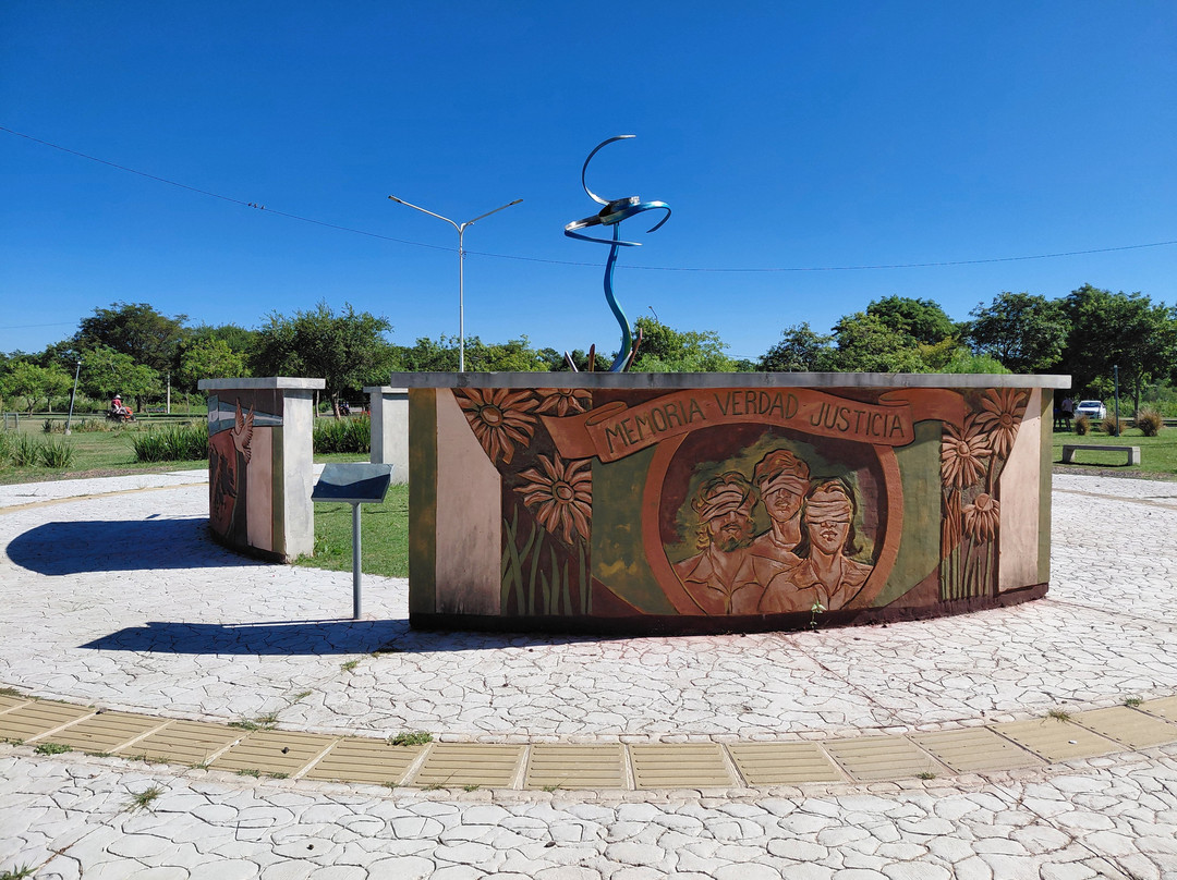 Parque De La Democracia-雷西斯滕西亚必去景点