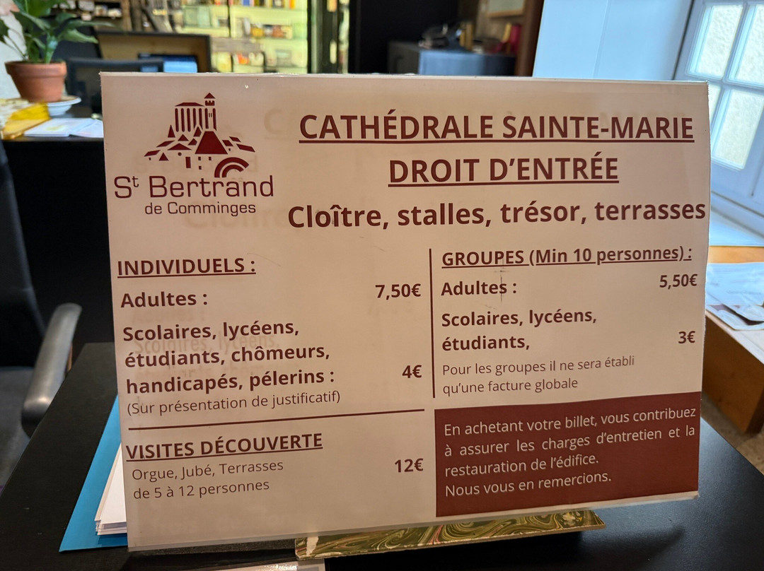 Cathedrale Sainte Marie-Saint-Bertrand-de-Comminges必去景点