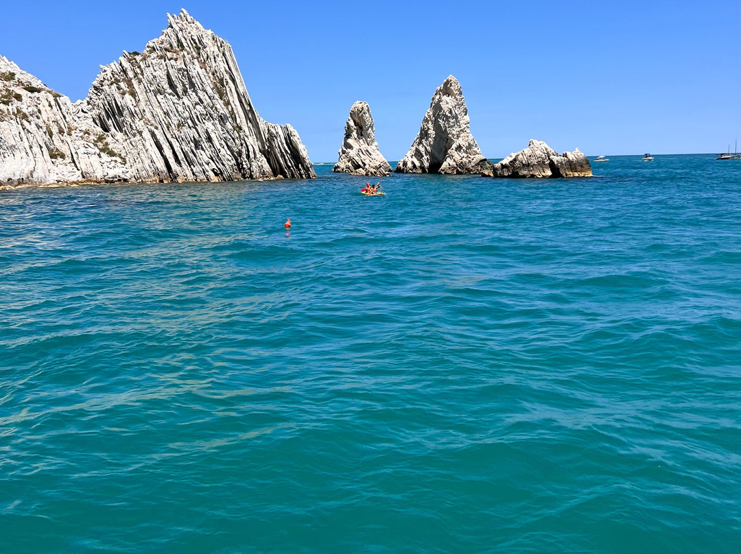 Spiaggia Delle Due Sorelle-Sirolo必去景点