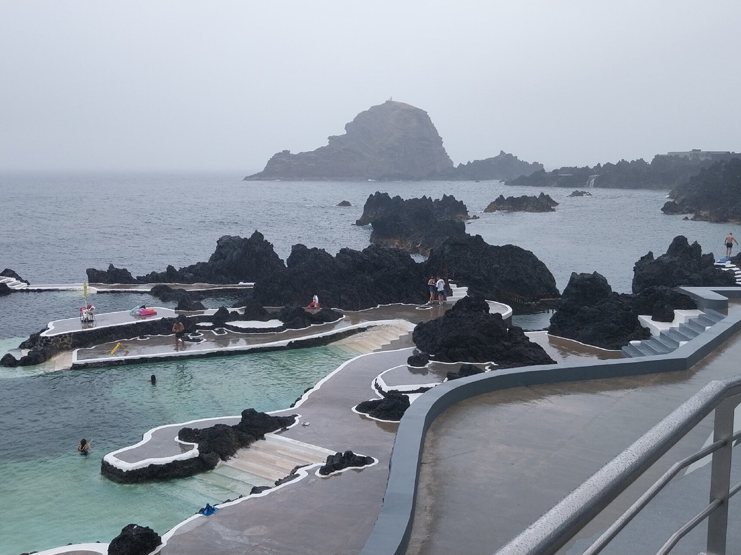 Porto Moniz Natural Swimming Pools-莫尼什港必去景点