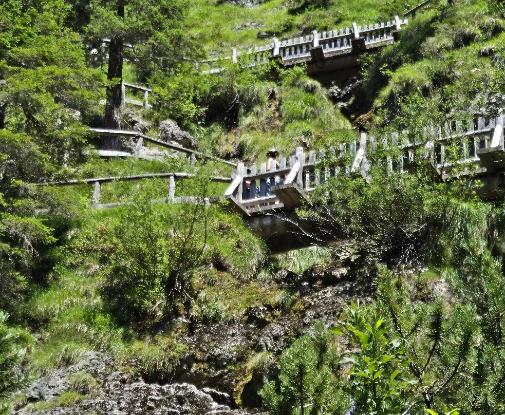 Lago Nambino-马多纳迪坎皮格里奥必去景点