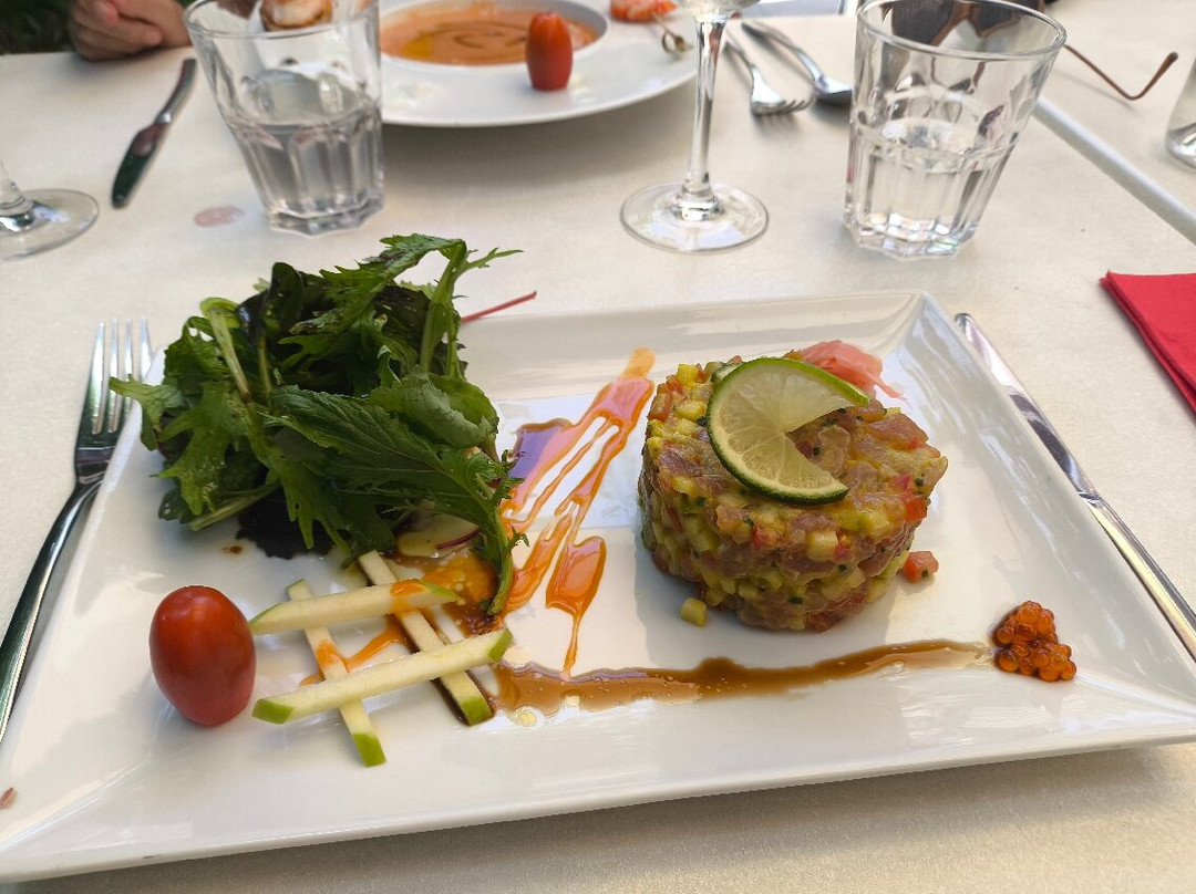Le 8 Chez Pierre Lo