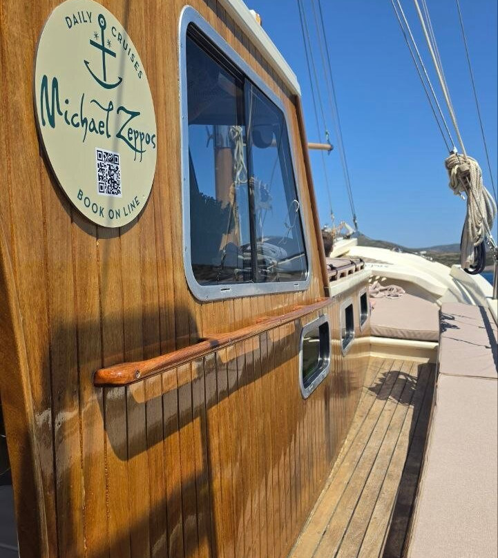 Michael Zeppos - Cruise Boat Day Tours-帕罗斯岛必去景点