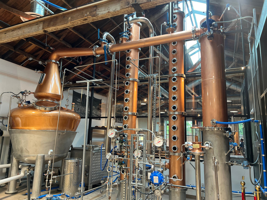Loon Liquors Distillery & Pizzeria-诺斯菲尔德必去景点