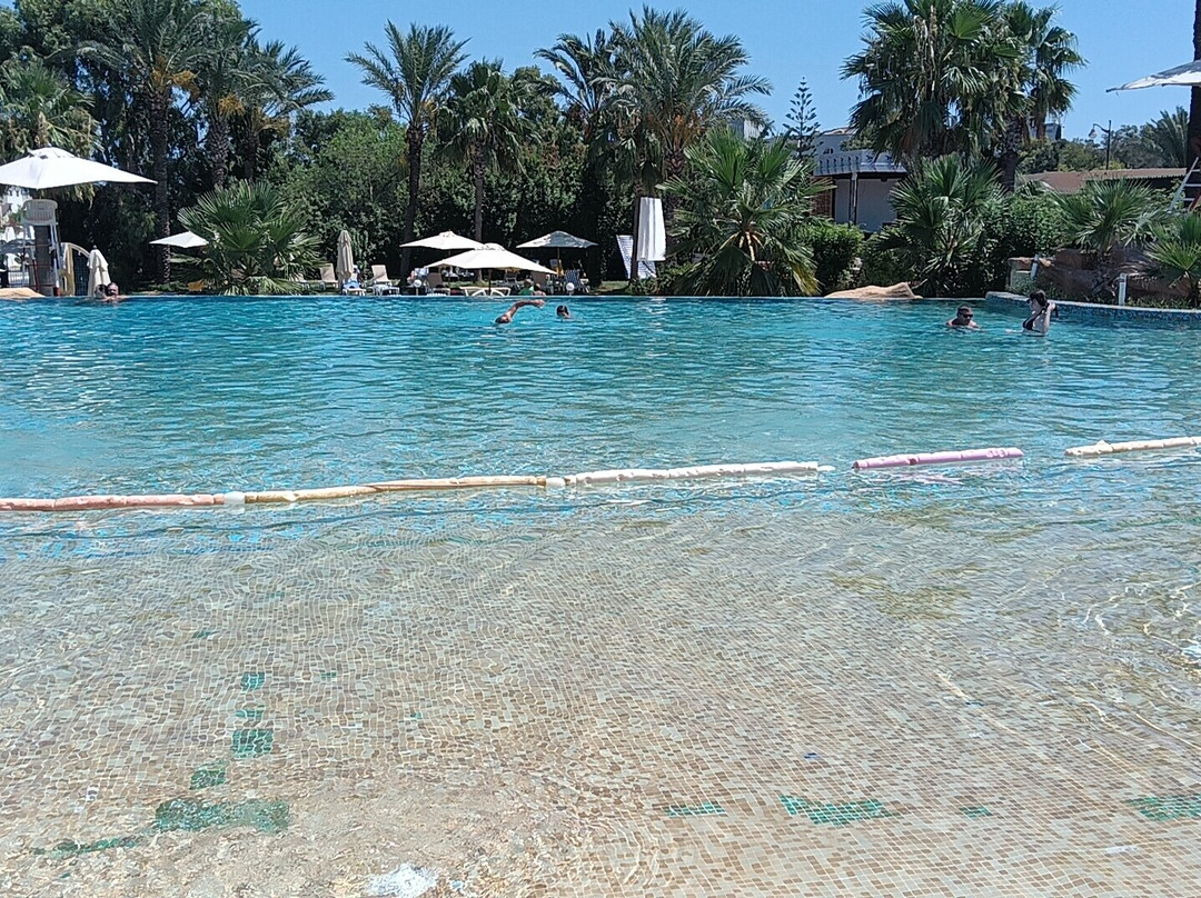 麦地那柏利撒尔海水浴酒店主图