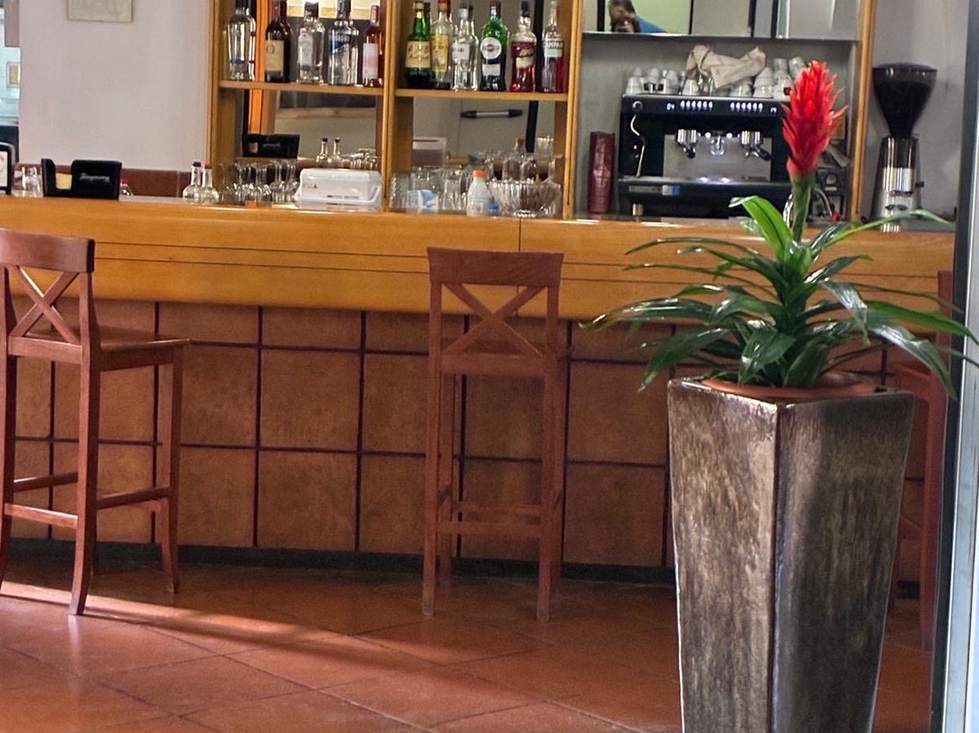拉维起亚卡迪拉酒店主图