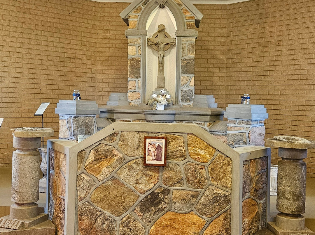 Harvey Internment Camp Memorial Shrine-Harvey必去景点