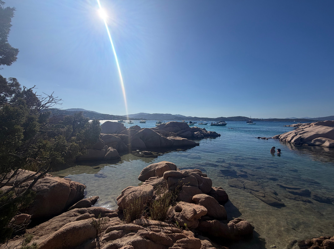 Spiaggia Delle Vacche-Baia Sardinia必去景点