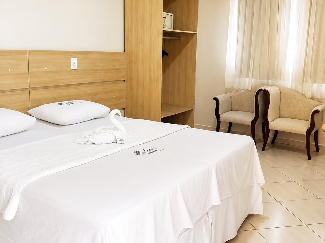Hotel Laras主图