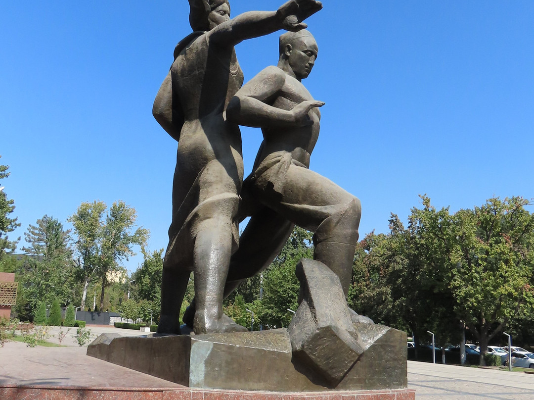 Courage Earthquake Memorial-塔什干必去景点