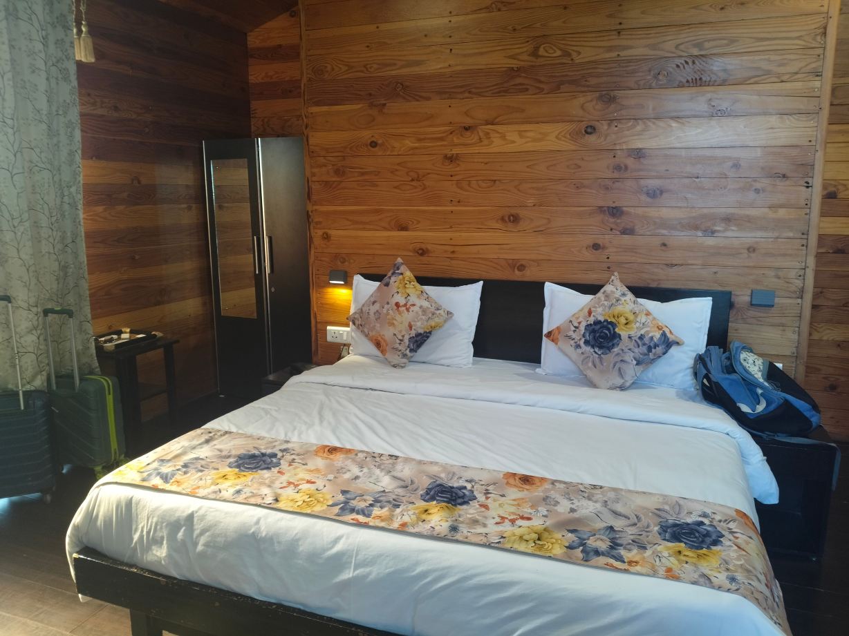 ROI浮动小屋和生态客房酒店-旅行者
