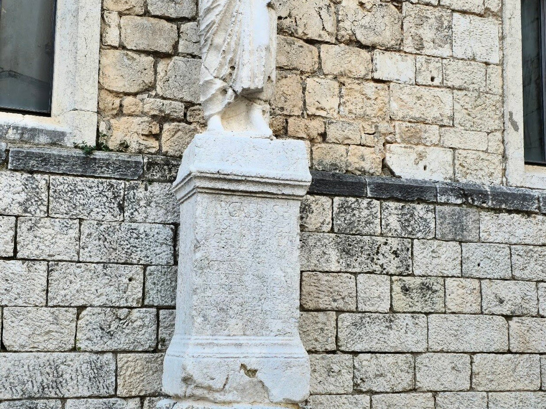 Palazzo Ducale Cantelmo-Atina必去景点