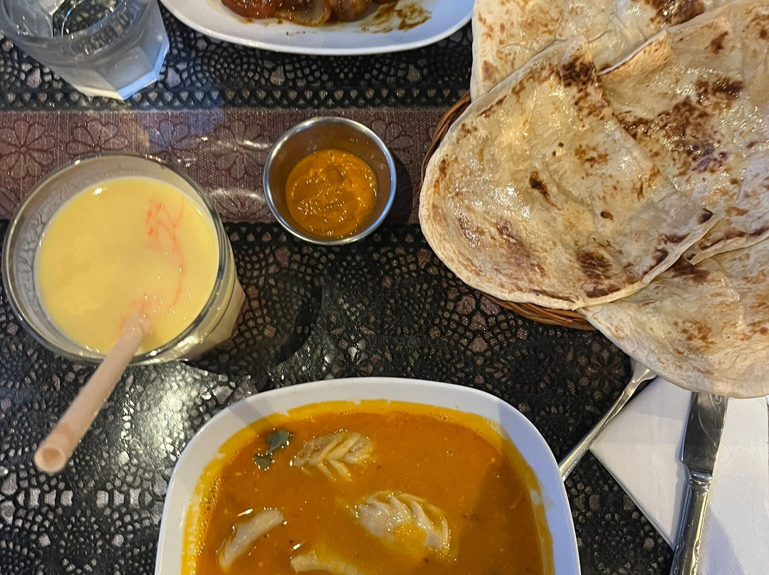 Everest Momo Cafe