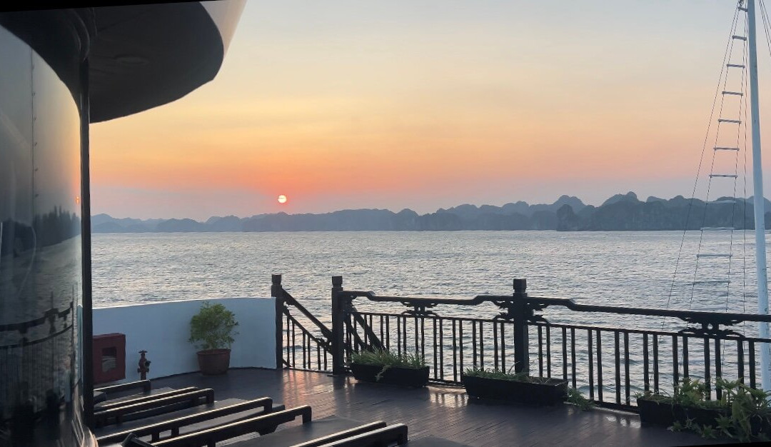 Cat Ba Ocean Cruises-广宁省必去景点