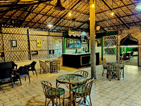 Rajaji Downtown Resort & Cafe
