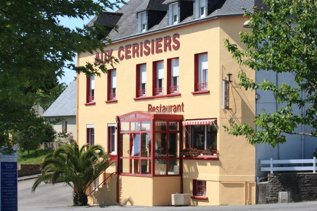 Hotel restaurant Aux Cerisiers-官方