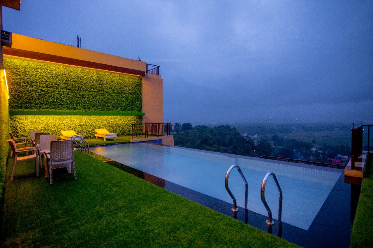 Encore Suites Goa-泳池