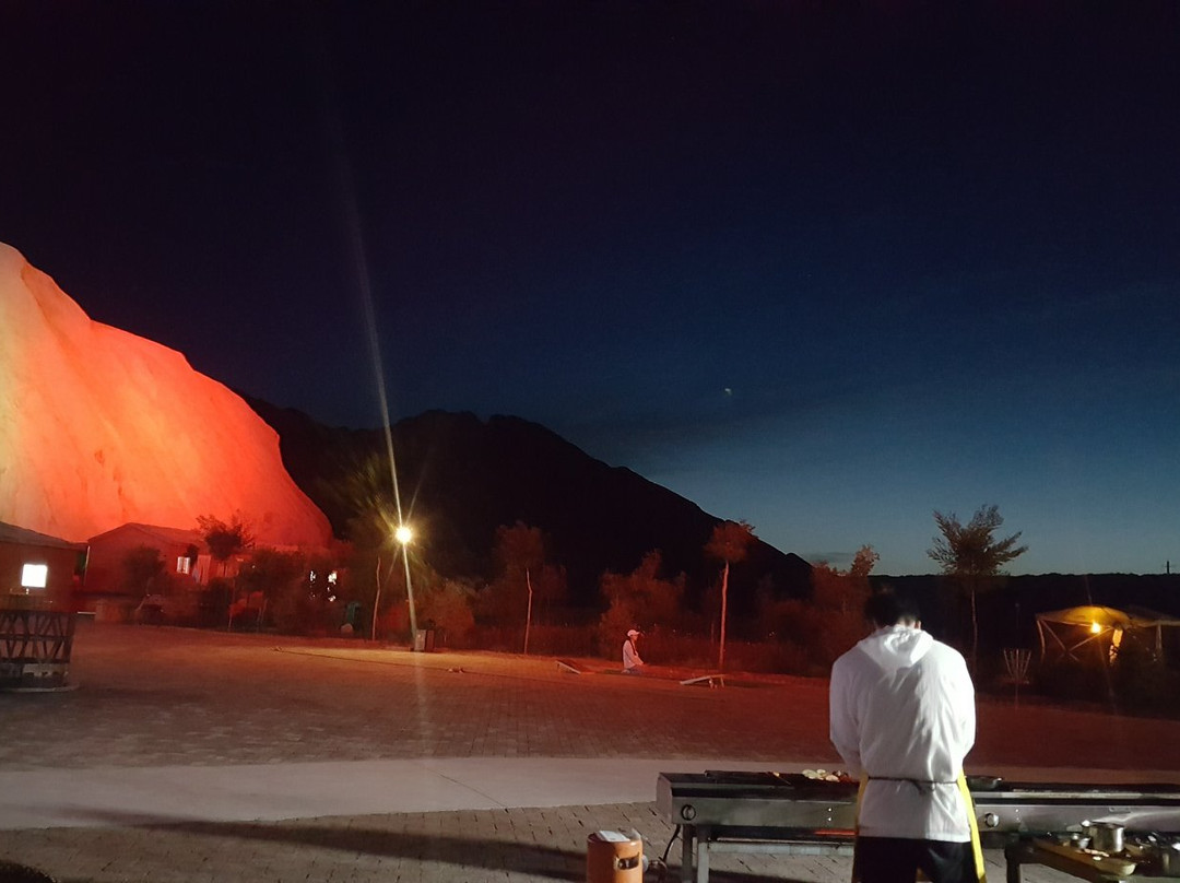 靠山大营休闲山庄主图