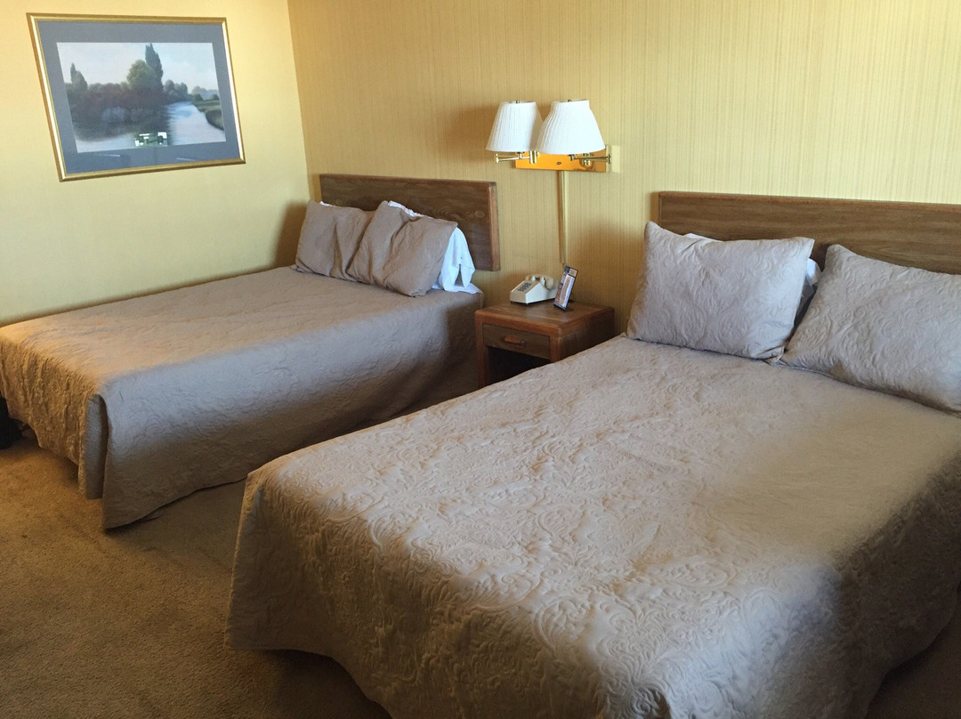 Thunderbird Motor Inn