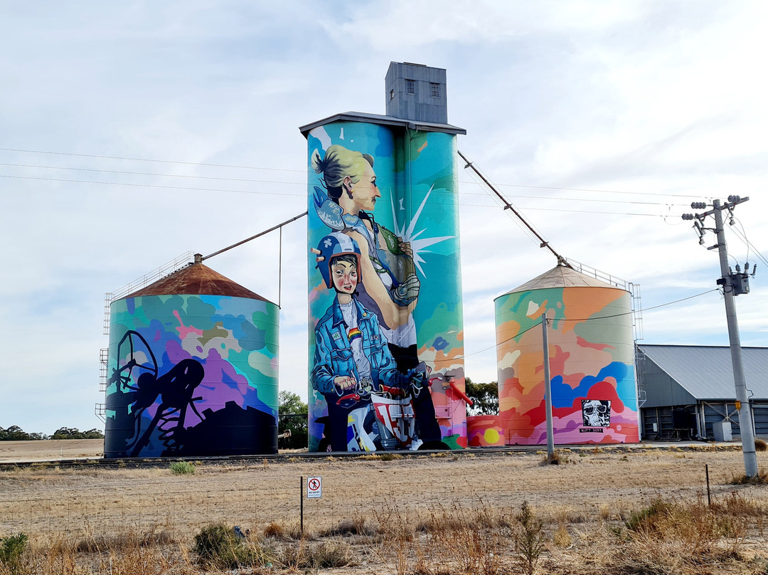 Rainbow Murals-Rainbow必去景点